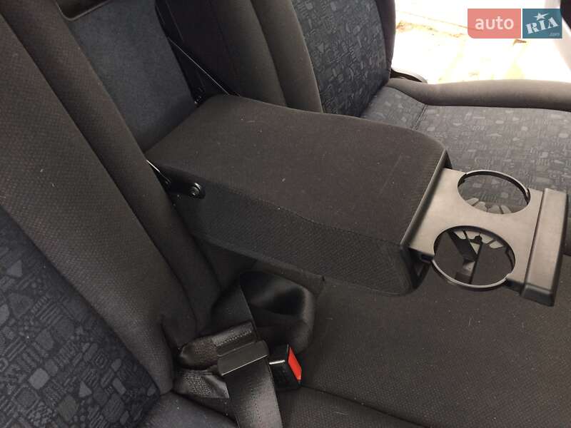 Мінівен Opel Zafira 2002 в Вараші