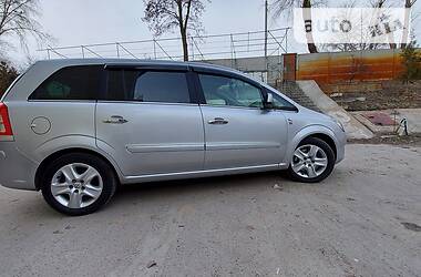 Минивэн Opel Zafira 2011 в Киеве