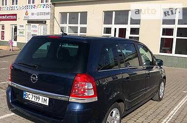 Универсал Opel Zafira 2010 в Стрые