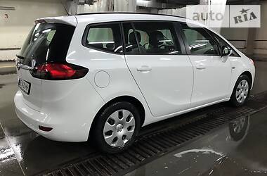Мінівен Opel Zafira 2016 в 