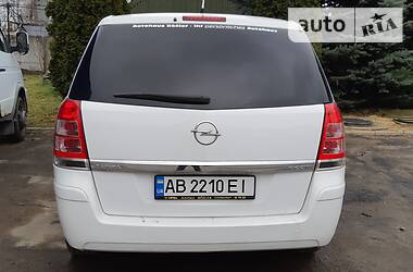 Универсал Opel Zafira 2011 в Виннице