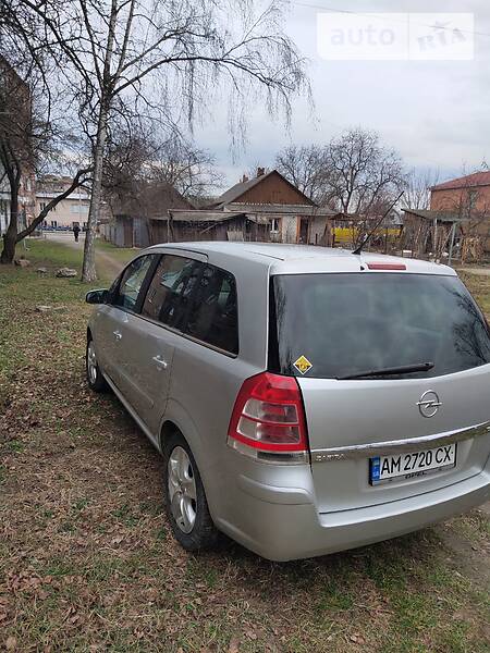 Універсал Opel Zafira 2008 в Звягелі
