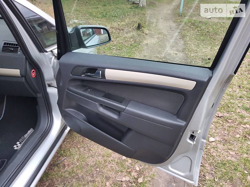 Універсал Opel Zafira 2008 в Звягелі