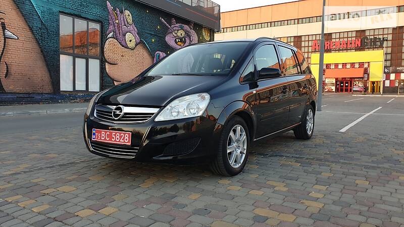 Минивэн Opel Zafira 2008 в Луцке