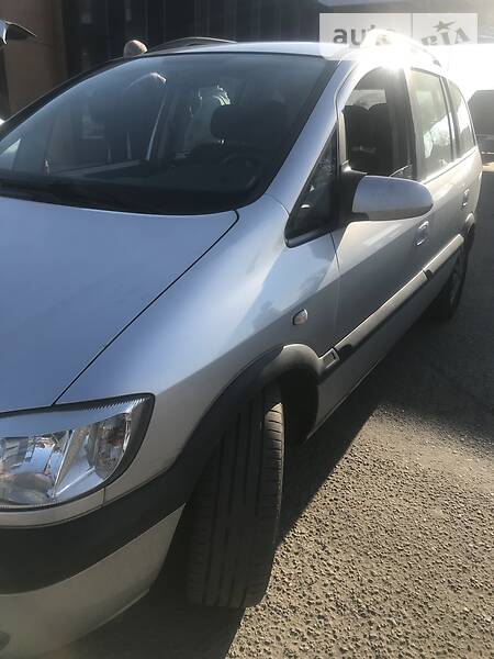 Минивэн Opel Zafira 2003 в Ямполе