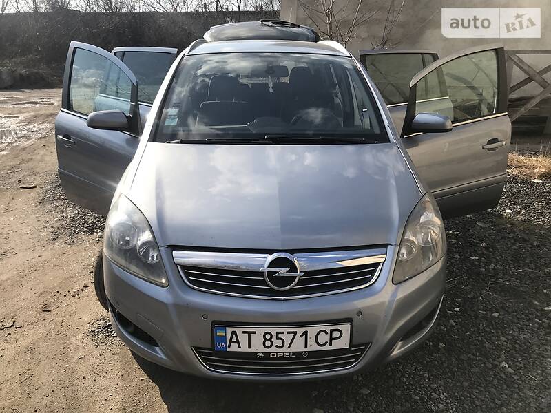 Мінівен Opel Zafira 2008 в Калуші
