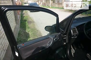Минивэн Opel Zafira 2001 в Новоселице