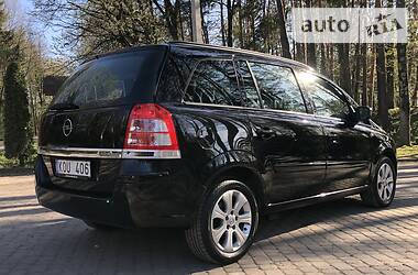 Мінівен Opel Zafira 2010 в 