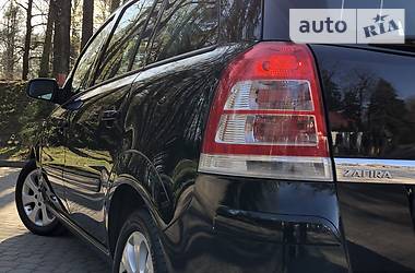 Мінівен Opel Zafira 2010 в 