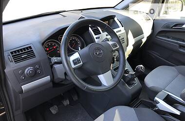 Мінівен Opel Zafira 2010 в 
