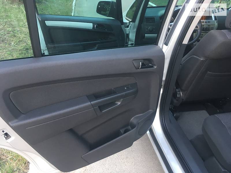 Минивэн Opel Zafira 2009 в Ровно