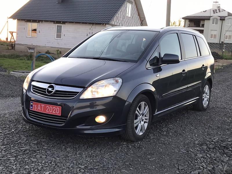 Мінівен Opel Zafira 2010 в Луцьку