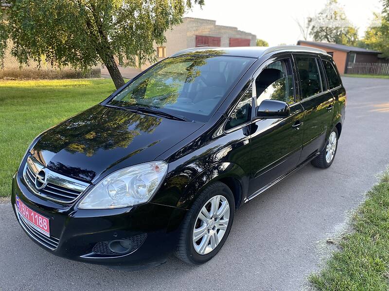 Мінівен Opel Zafira 2010 в Луцьку