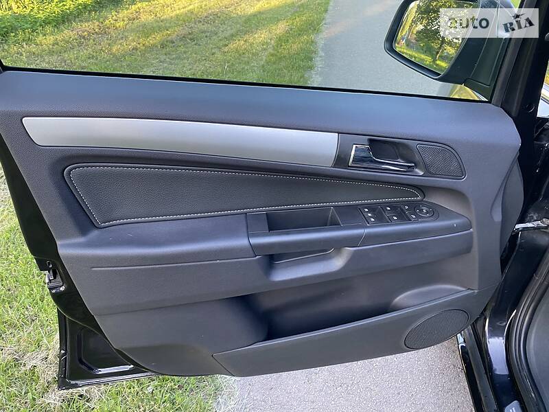 Мінівен Opel Zafira 2010 в Луцьку