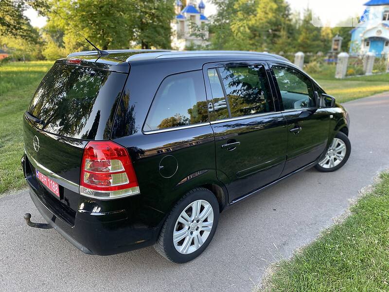 Мінівен Opel Zafira 2010 в Луцьку