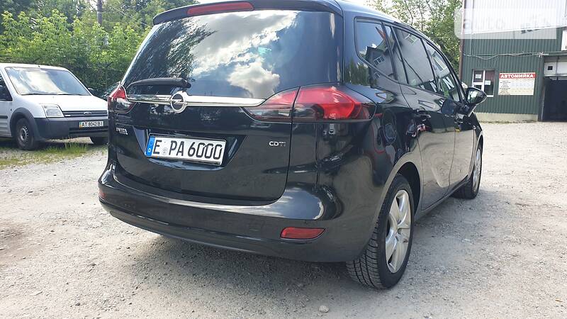 Універсал Opel Zafira 2014 в Івано-Франківську