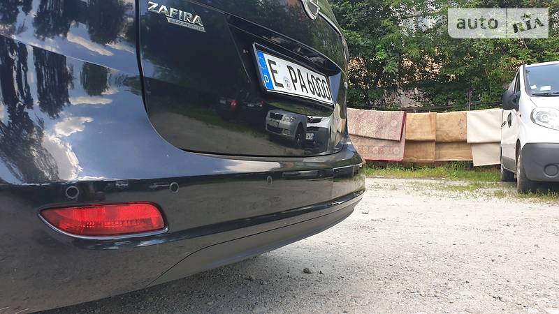 Універсал Opel Zafira 2014 в Івано-Франківську