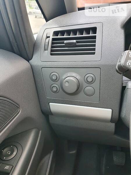 Мінівен Opel Zafira 2010 в Тернополі