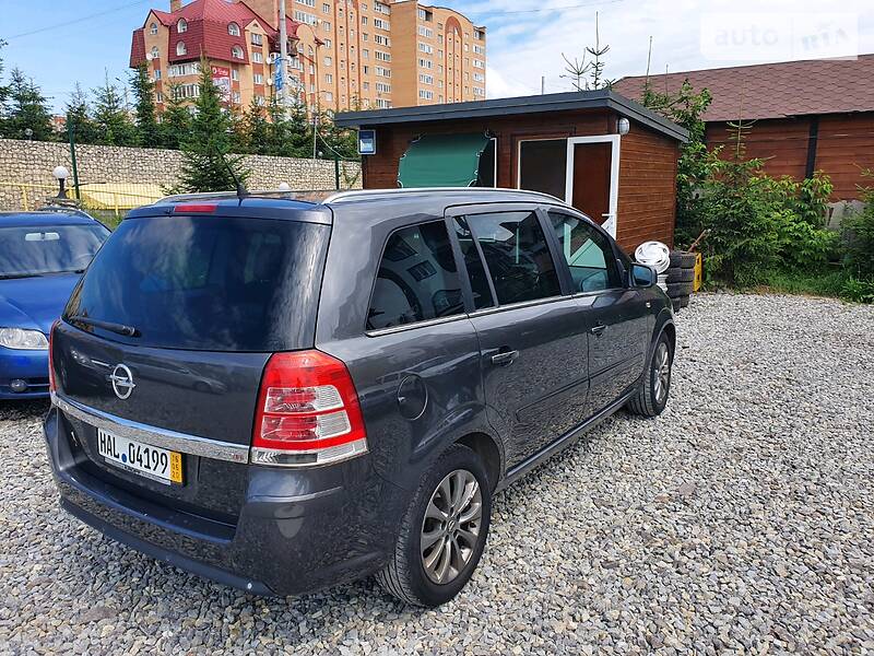 Мінівен Opel Zafira 2010 в Тернополі