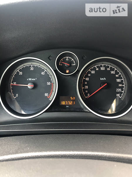 Мінівен Opel Zafira 2011 в Чернівцях