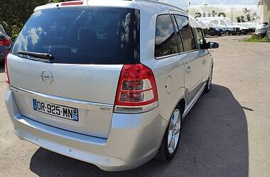 Хэтчбек Opel Zafira 2008 в Луцке