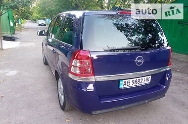 Минивэн Opel Zafira 2010 в Виннице