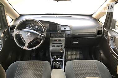 Минивэн Opel Zafira 2005 в Киеве