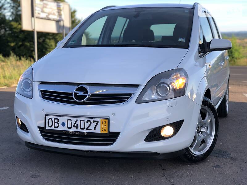 Мінівен Opel Zafira 2009 в Дрогобичі