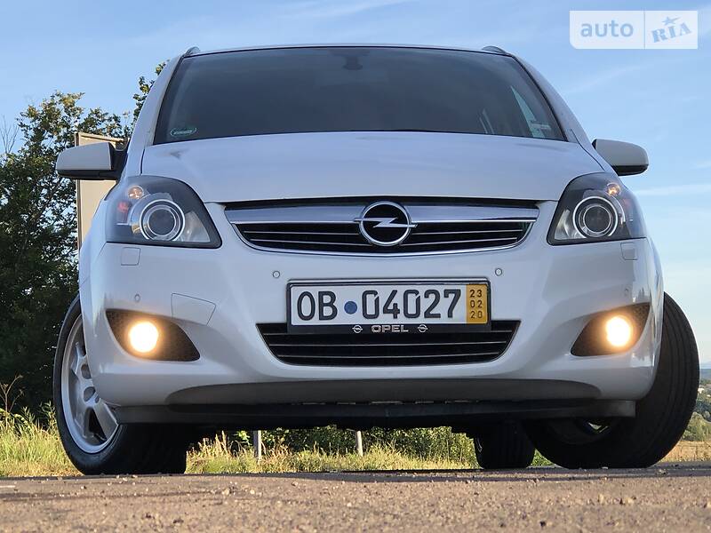 Мінівен Opel Zafira 2009 в Дрогобичі