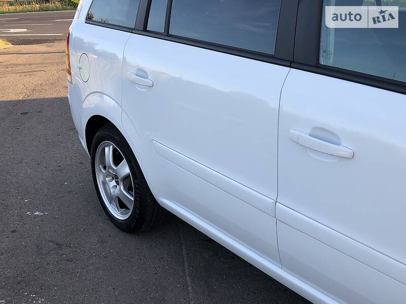 Мінівен Opel Zafira 2009 в Дрогобичі