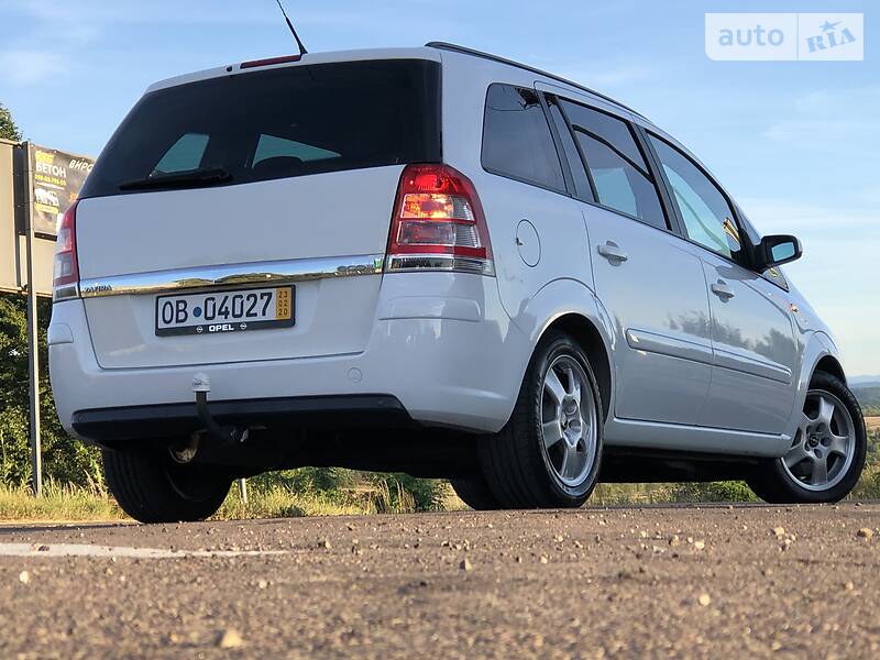Мінівен Opel Zafira 2009 в Дрогобичі