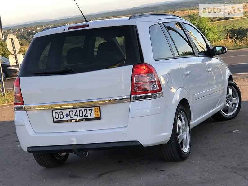 Мінівен Opel Zafira 2009 в Дрогобичі