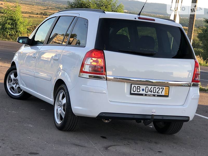 Мінівен Opel Zafira 2009 в Дрогобичі