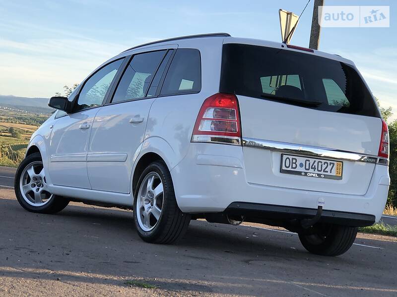 Мінівен Opel Zafira 2009 в Дрогобичі