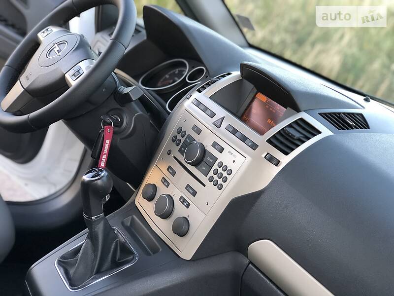 Мінівен Opel Zafira 2009 в Дрогобичі