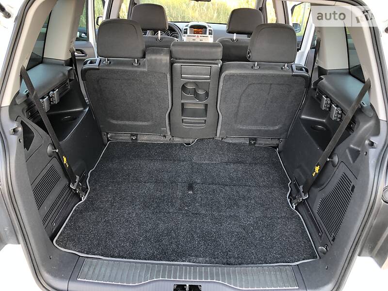 Мінівен Opel Zafira 2009 в Дрогобичі