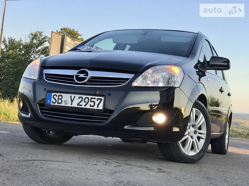 Мінівен Opel Zafira 2010 в Дрогобичі