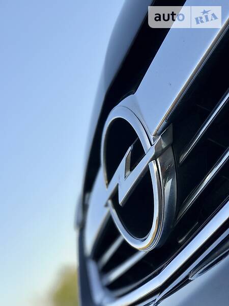 Мінівен Opel Zafira 2010 в Дрогобичі