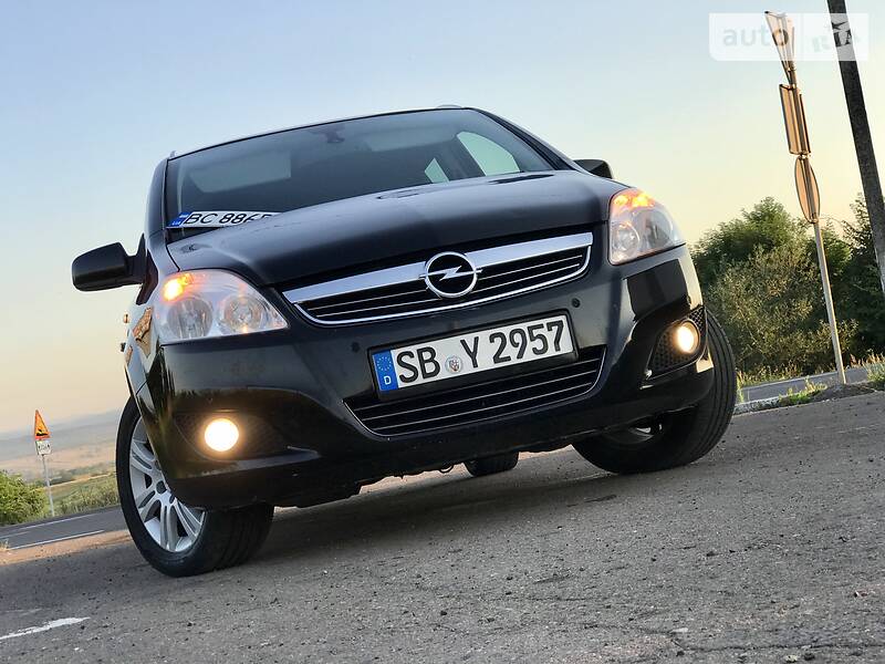 Мінівен Opel Zafira 2010 в Дрогобичі