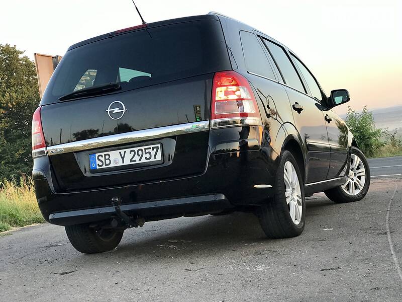 Мінівен Opel Zafira 2010 в Дрогобичі