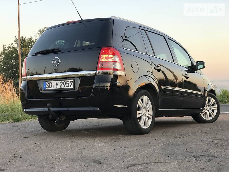 Мінівен Opel Zafira 2010 в Дрогобичі