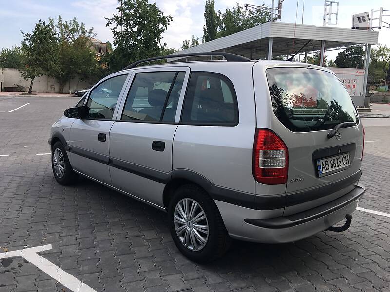 Універсал Opel Zafira 2003 в Вінниці