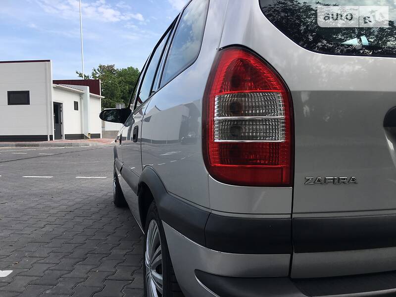 Універсал Opel Zafira 2003 в Вінниці