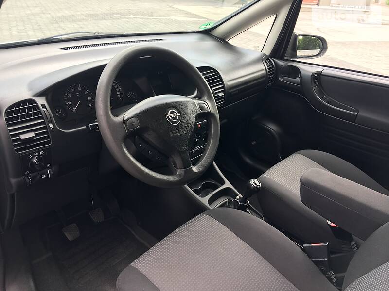 Універсал Opel Zafira 2003 в Вінниці