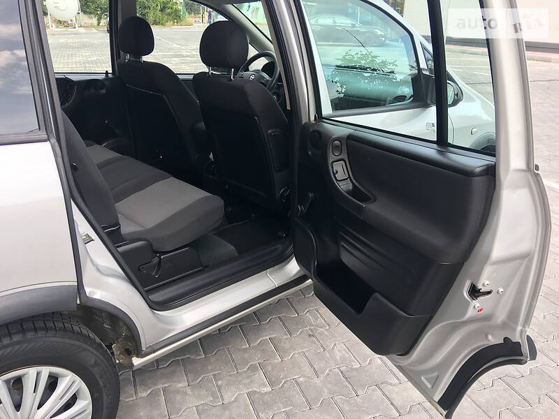 Універсал Opel Zafira 2003 в Вінниці