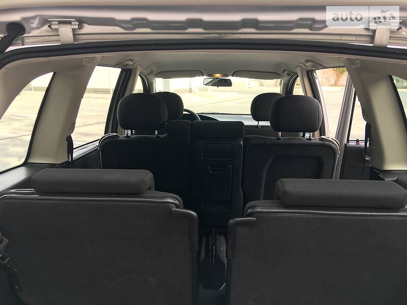 Універсал Opel Zafira 2003 в Вінниці