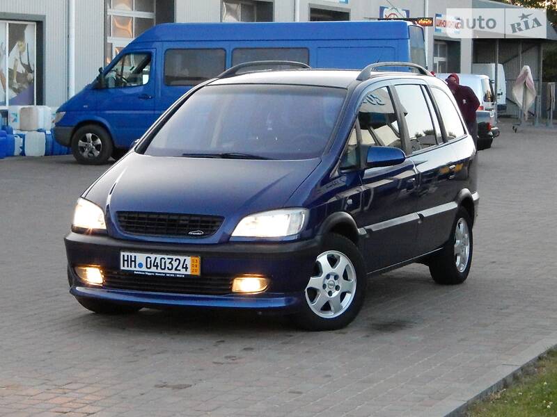 Минивэн Opel Zafira 2003 в Сарнах