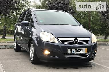 Минивэн Opel Zafira 2008 в Ровно