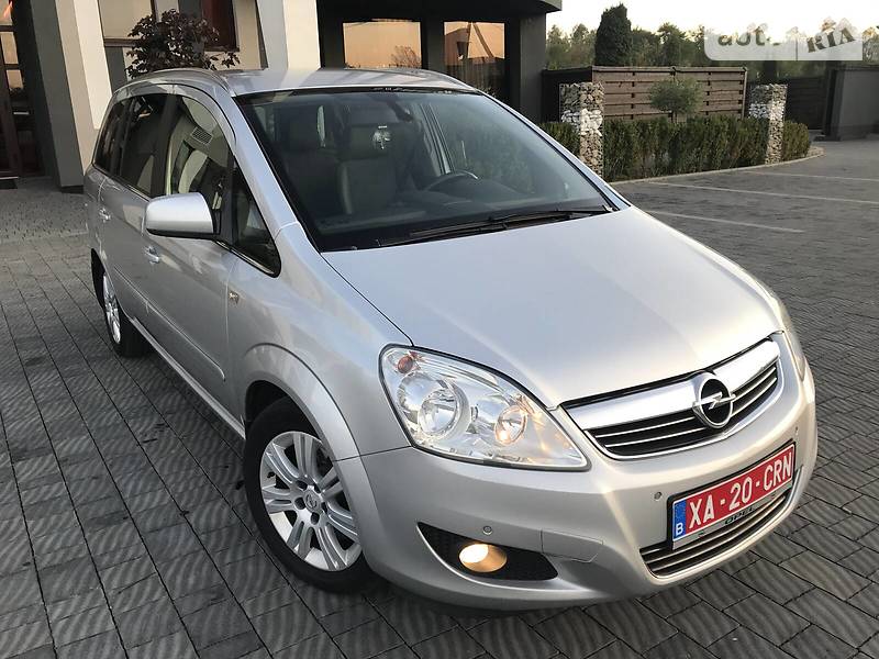 Универсал Opel Zafira 2011 в Стрые