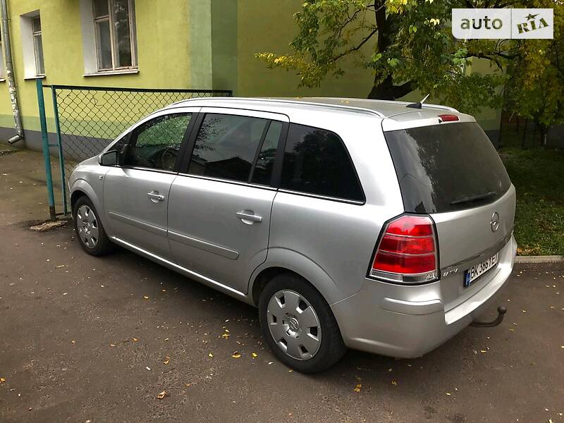 Минивэн Opel Zafira 2007 в Ровно